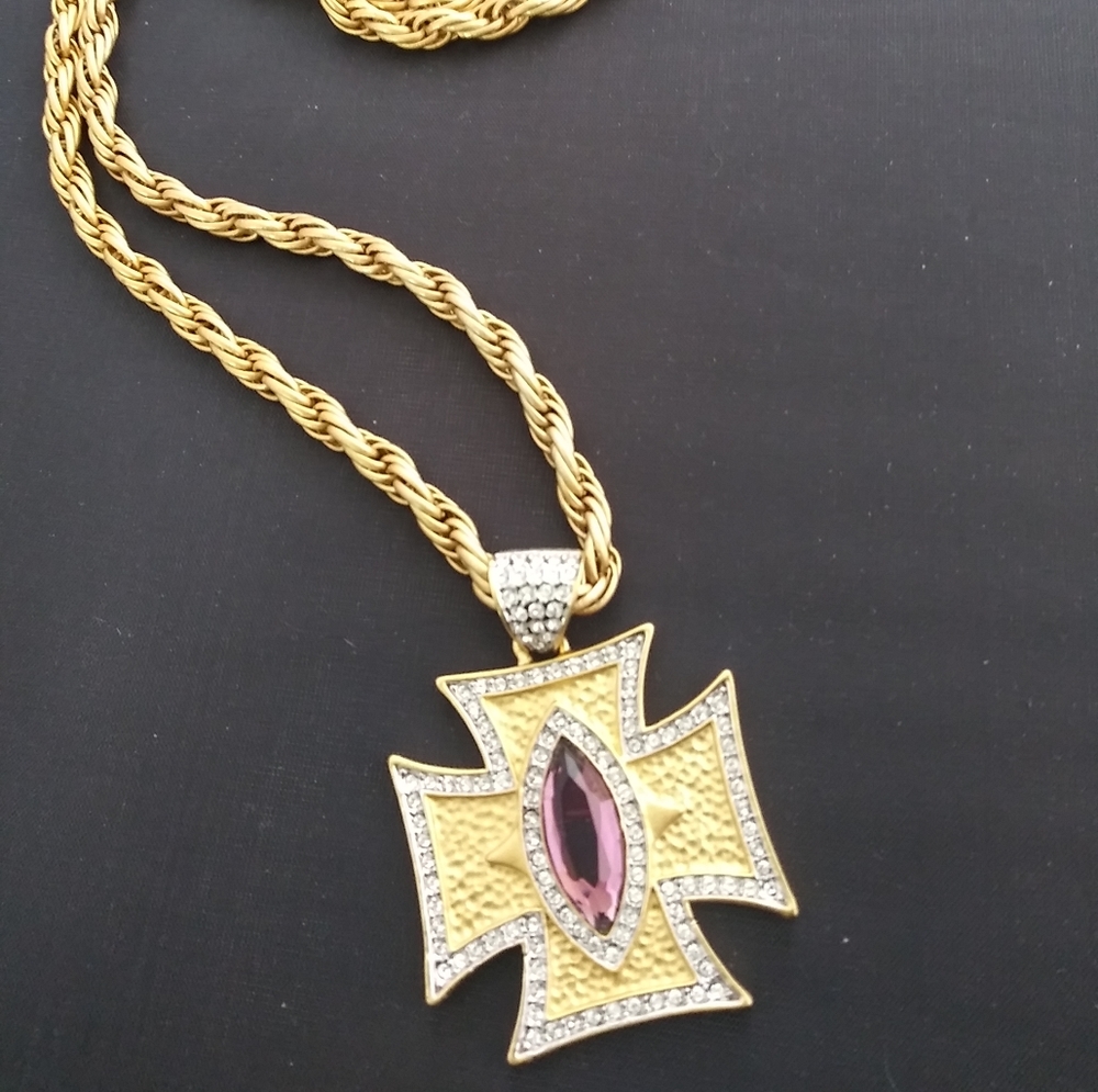Maltese Cross Pendant Necklace NWT
